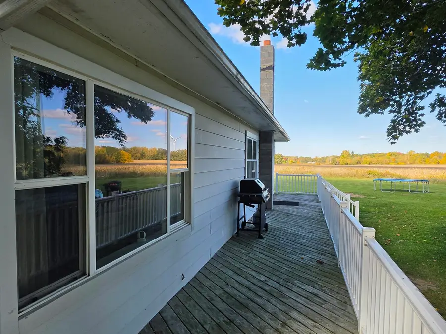 9201 E Jerseyville ST, Shepherd, MI 48883 - #3