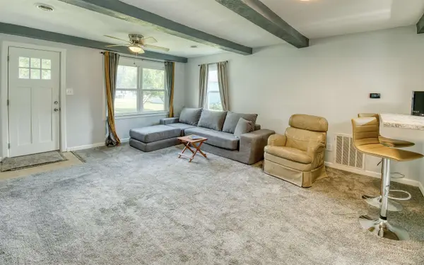 212 S State, Alma, MI 48801