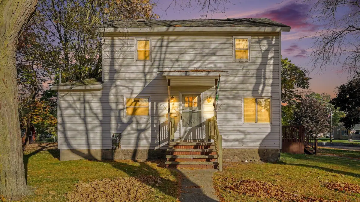 202 Union ST, Ithaca, MI 48847 - #1
