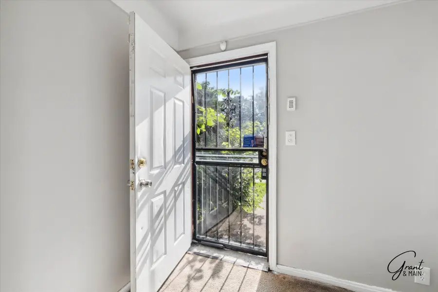 19401 Grandview Street, Detroit, MI 48219 - #2