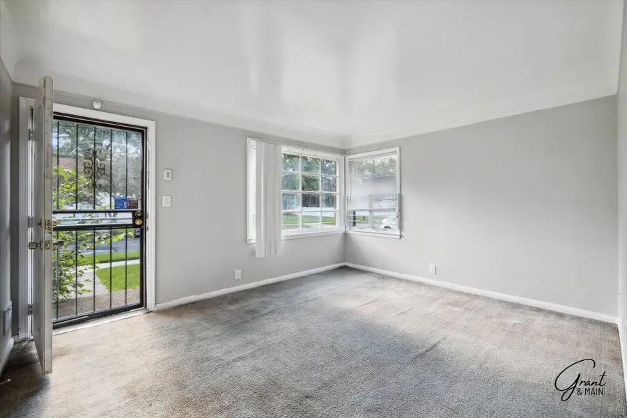 19401 Grandview Street, Detroit, MI 48219 - #3
