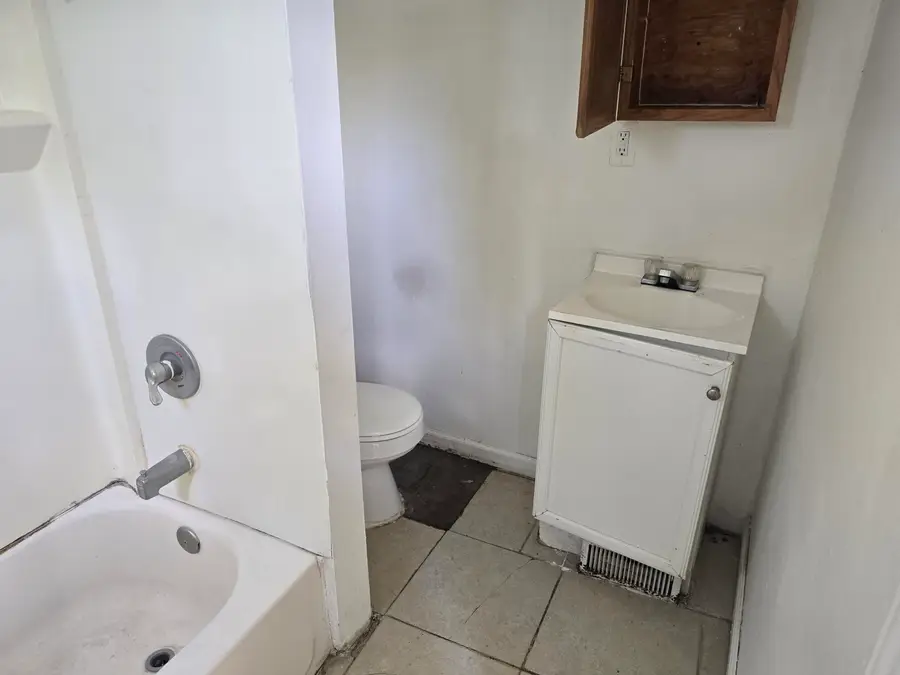 323 Ferry Avenue, Pontiac, MI 48341 - #2