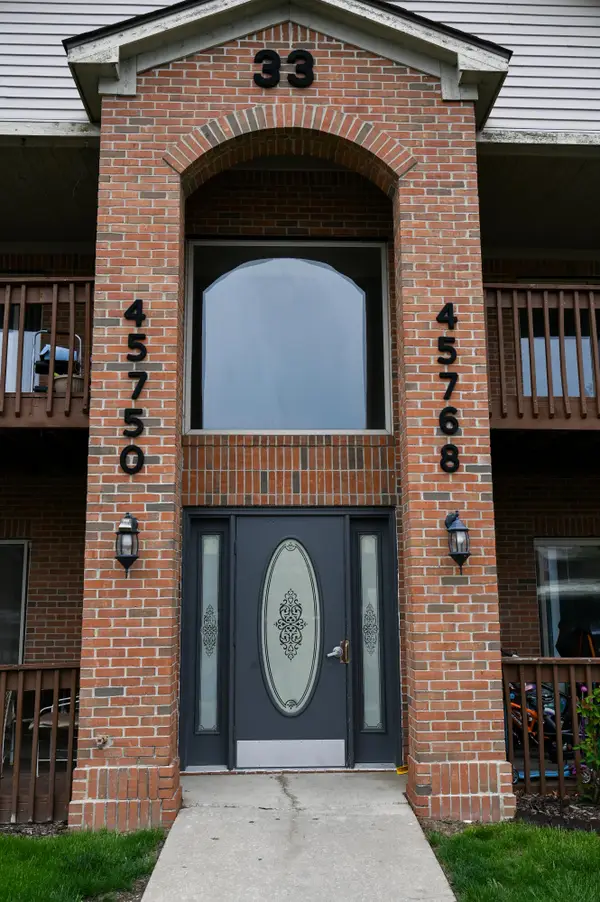 45762 Prairiegrass Court Building: 33 Unit: 7, Unknown, MI 48111
