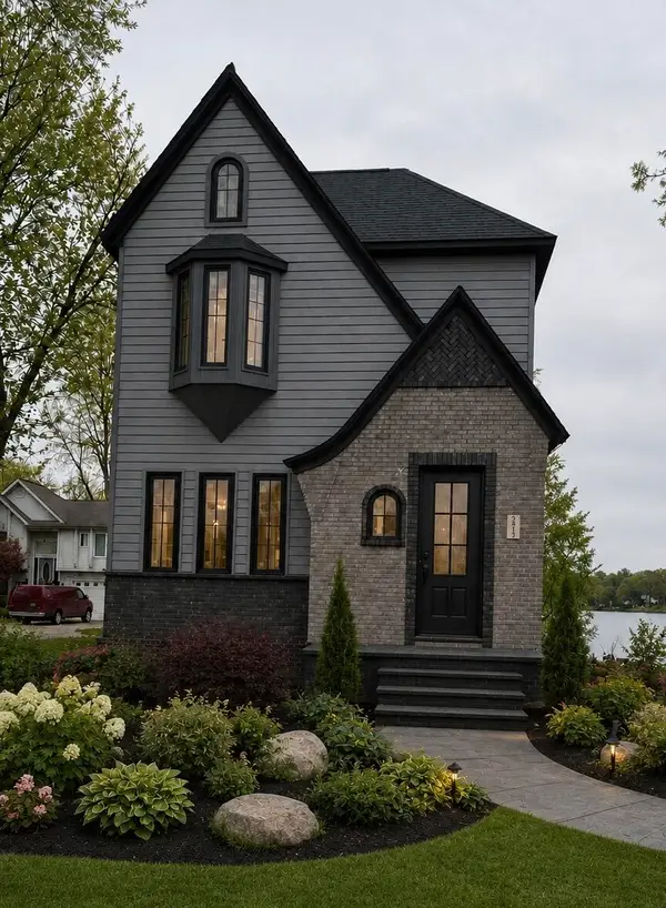 2020 Watkins Lake Road, Waterford, MI 48328