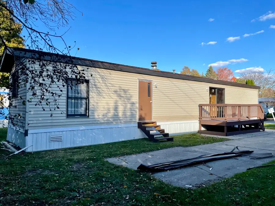 3900 W Jefferson Avenue, Trenton, MI 48183 - #3