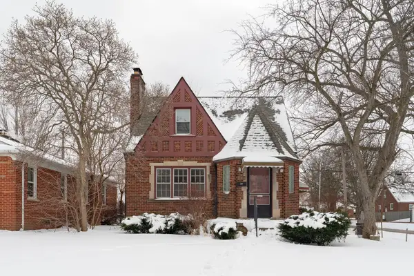 20604 Washtenaw Street, HarperWoods, MI 48225