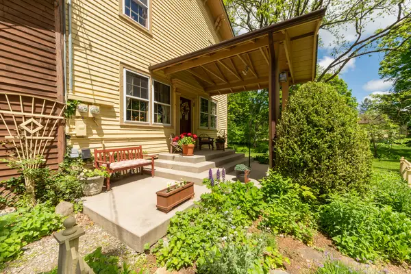 8425 Parshallville Road, Fenton, MI 48430