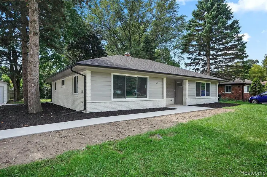 8820 Russell Street, Shelby, MI 48317 - #2