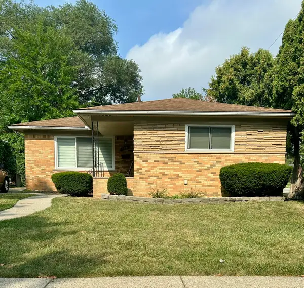 23181 Parklawn Street, OakPark, MI 48237