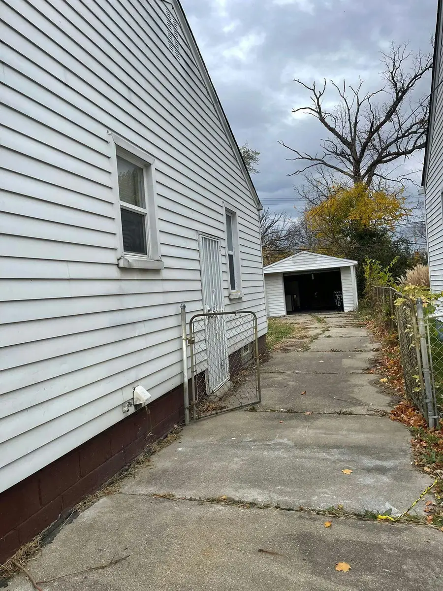 6366 Westwood Street, Detroit, MI 48228 - #2