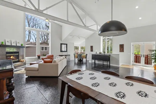 1906 Old Orchard Court, AnnArbor, MI 48103
