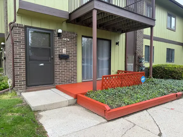 1476 W Chateau Vert, Ypsilanti, MI 48197