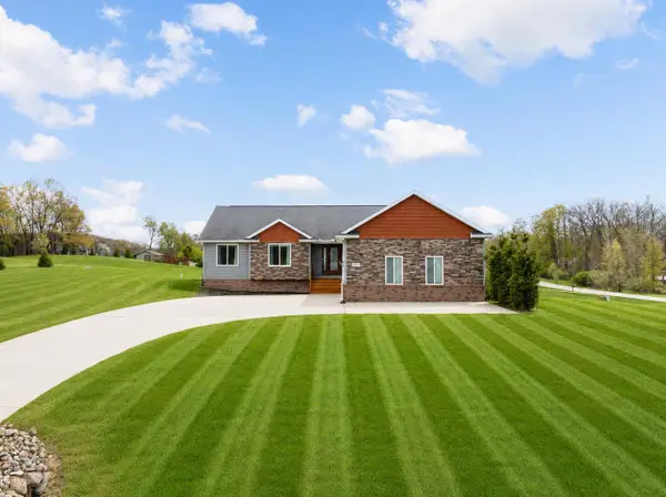 679 Pheasant Ridge Drive, Ortonville, MI 48462