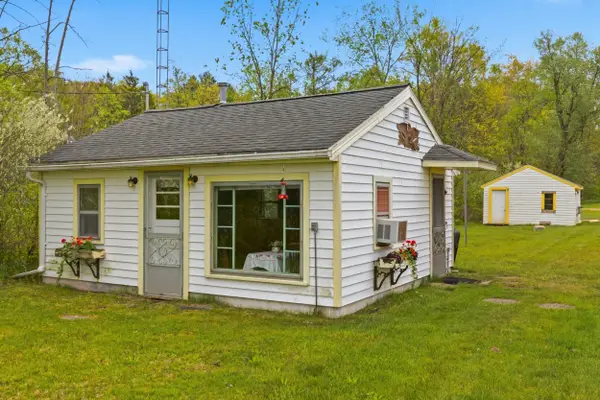 1196 Lakeview Drive, Brooklyn, MI 49230