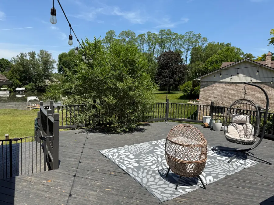 6079 Venice Drive, Commerce Township, MI 48382 - #2