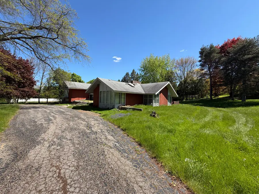 1322 Woodkrest Drive, Flint, MI 48532 - #3