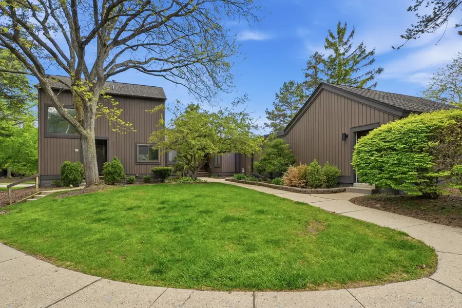 18 Northwick Court, Ann Arbor, MI 48105 - #2