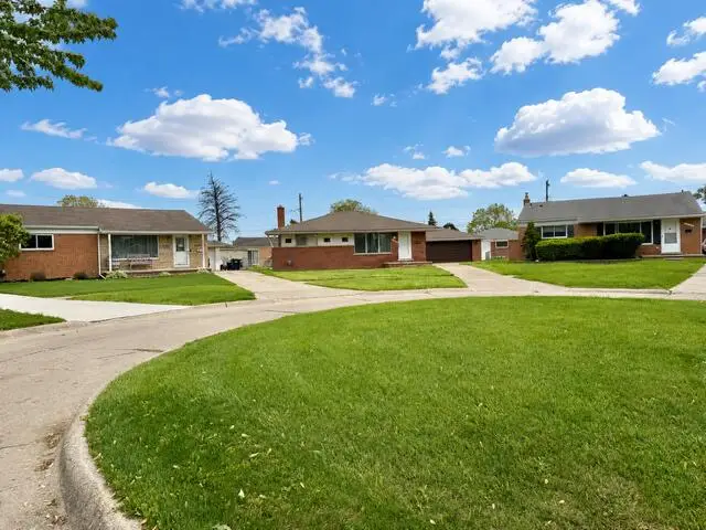 27669 Mackenzie Court, Westland, MI 48185 - #3