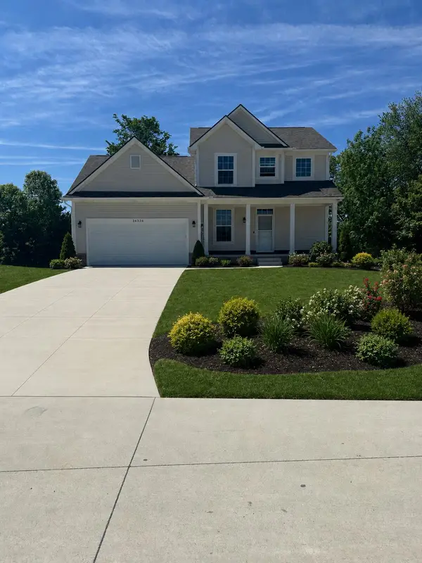26350 Pine Gate Drive Unit: 10, Chesterfield, MI 48051