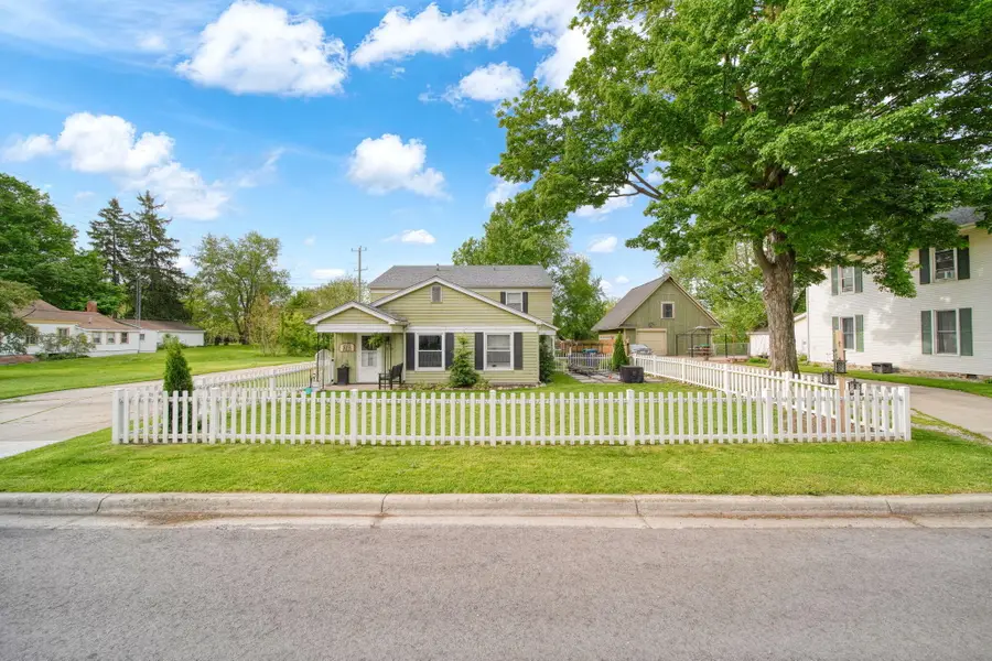 317 Clark Street Unit: A, Clinton, MI 49236 - #2