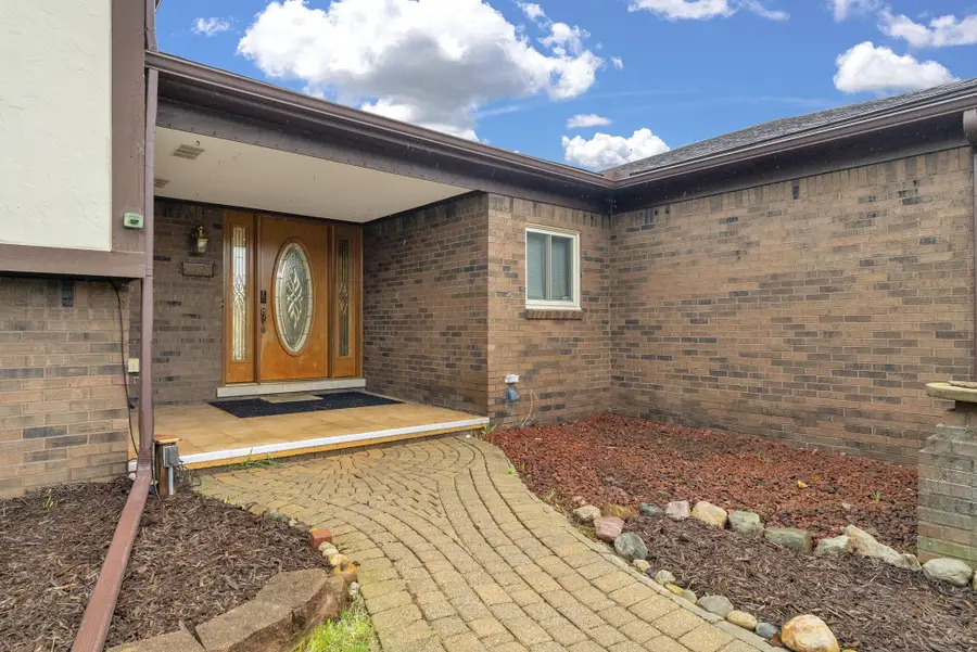 306 Antoinette Drive, Rochester Hills, MI 48309 - #3