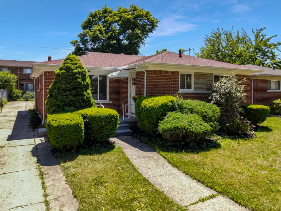 15241 Pearson Street, Oak Park, MI 48237 - #2