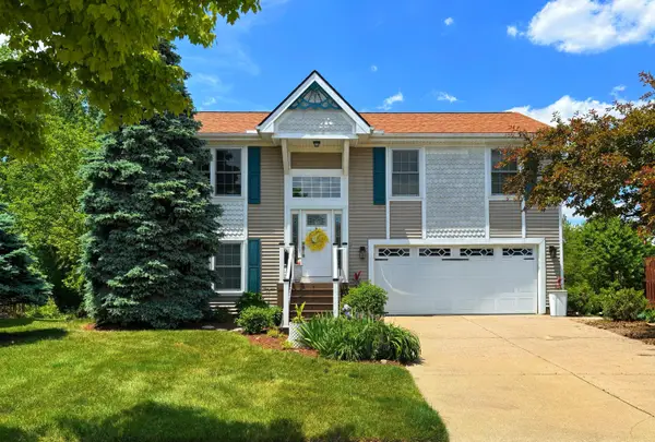 558 Thornhill Court, Belleville, MI 48111