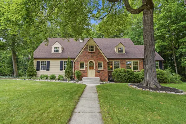 215 Hill Street, Northville, MI 48167