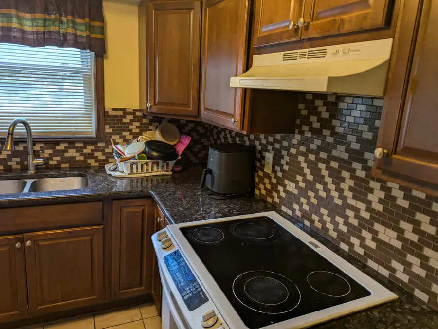 22909 Newport Street, Southfield, MI 48075 - #2