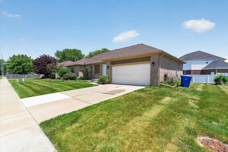 33470 Paoletti Drive, Fraser, MI 48026 - #3