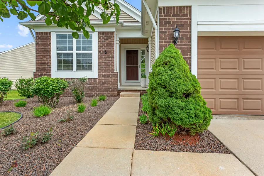 554 Glacier Lane, Howell, MI 48843 - #3