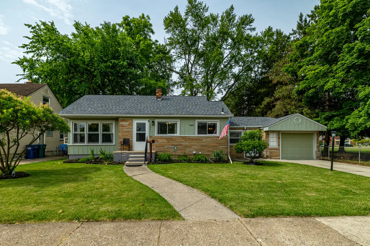 2225 Mclain Avenue, Lincoln Park, MI No - #1