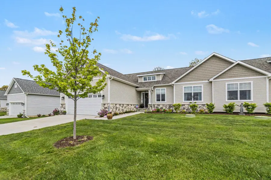 5725 Trail Side Lane, Hamburg, MI 48189 - #3