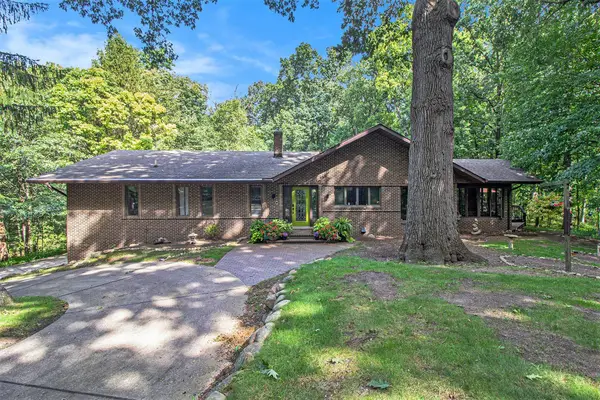 5595 Mountain Road, Brighton, MI 48116