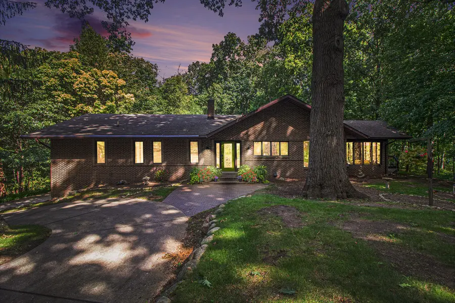 5595 Mountain Road, Brighton, MI 48116 - #2