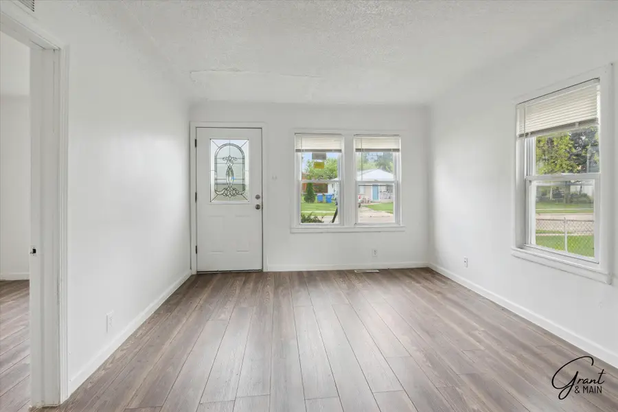 8440 Orchard Avenue, Warren, MI 48089 - #2