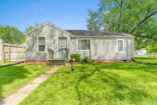 2941 S Deerfield Avenue, Lansing, MI 48911