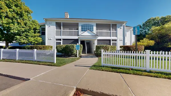 2678 S Knightsbridge Circle, AnnArbor, MI 48105