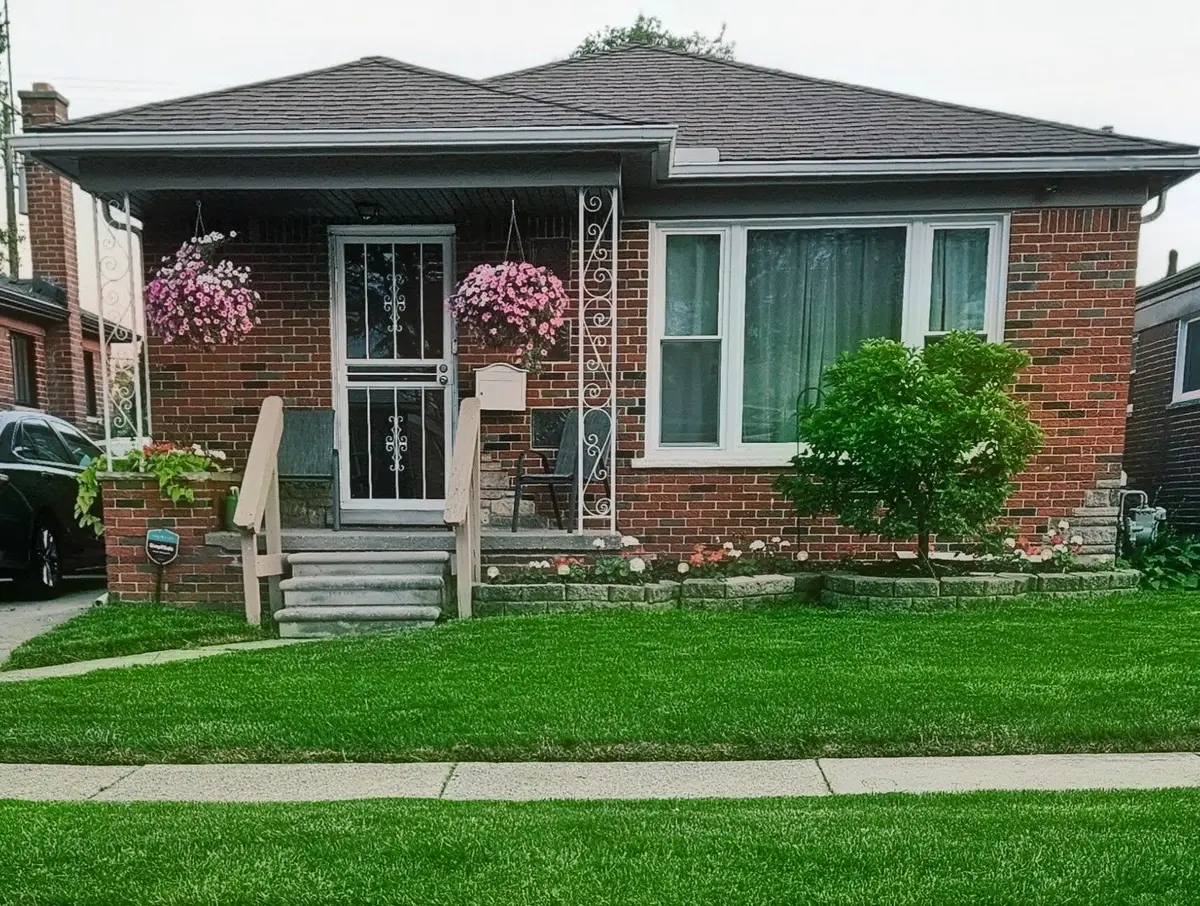 6828 Iowa Street, Hamtramck, MI 48212 - #1