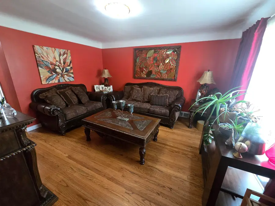 6828 Iowa Street, Hamtramck, MI 48212 - #3