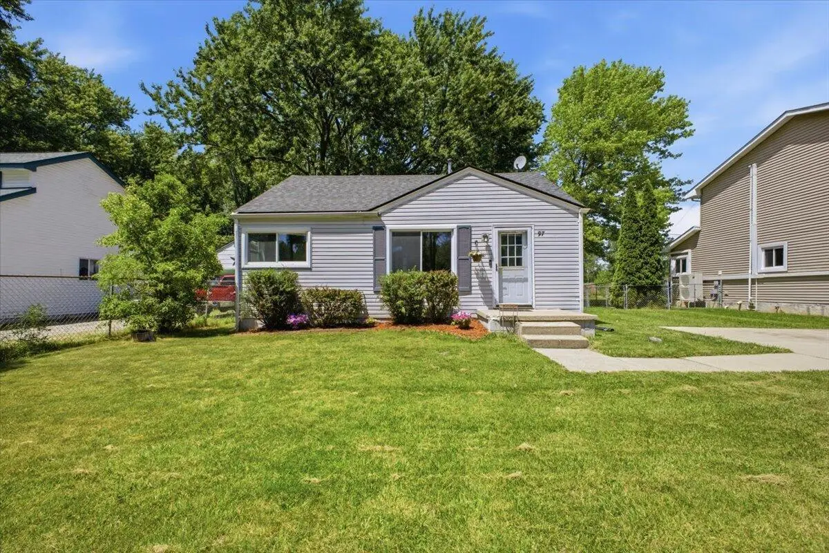 97 E Glass Road, Ortonville, MI 48462 - #1