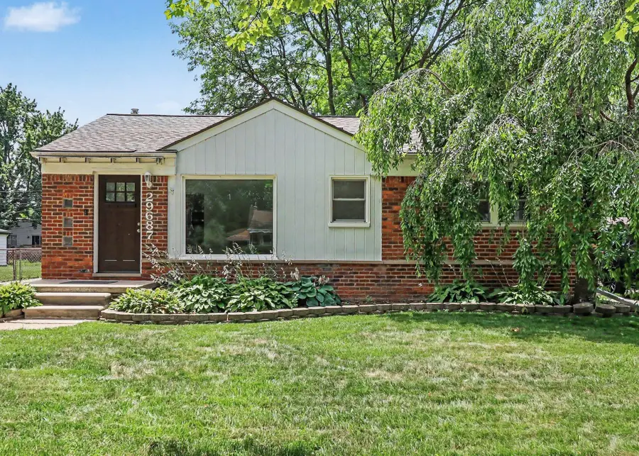 29687 Westfield Street, Livonia, MI 48150 - #2