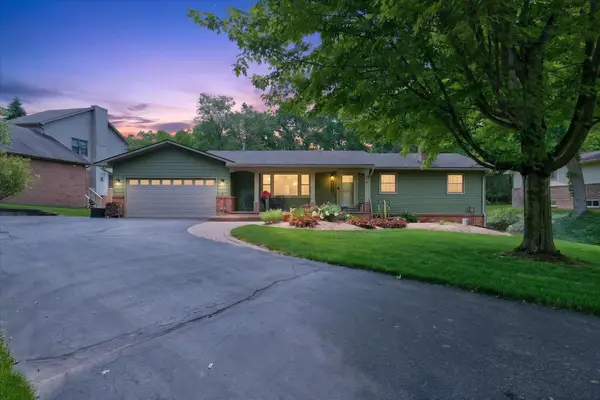 2801 N Tipsico Lake Road, Hartland, MI 48353