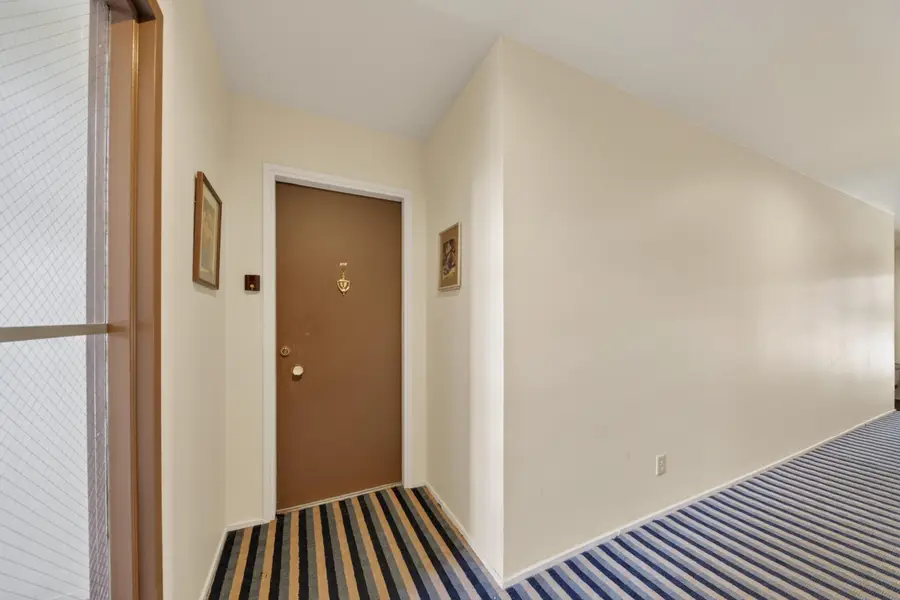2106 Pauline Boulevard Unit: 202, Ann Arbor, MI 48103 - #2