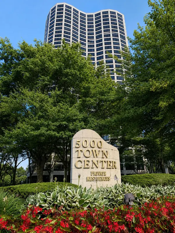 5000 Town Center Unit: 908, Southfield, MI 48075