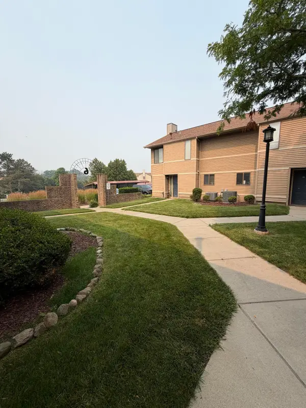 325 Briarcrest Drive, AnnArbor, MI 48104