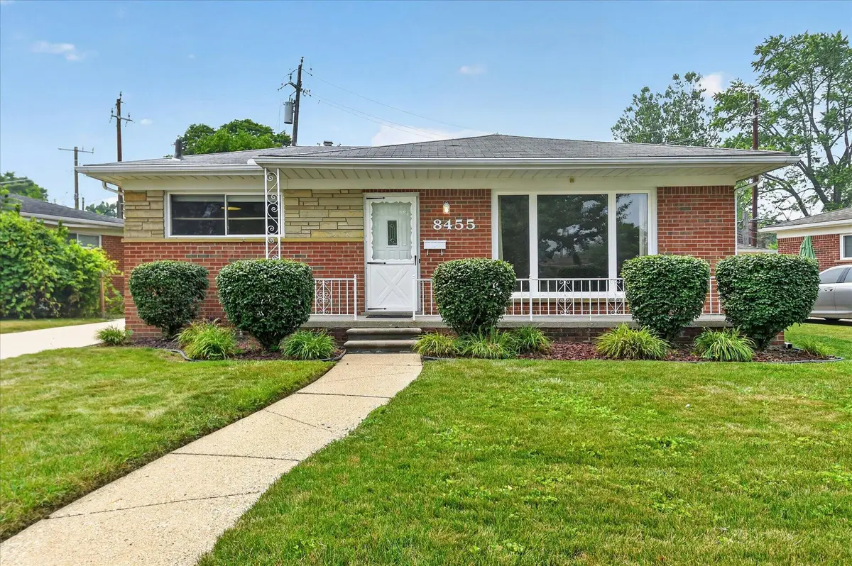 8455 Rockland Street, Dearborn Heights, MI 48127 - #1