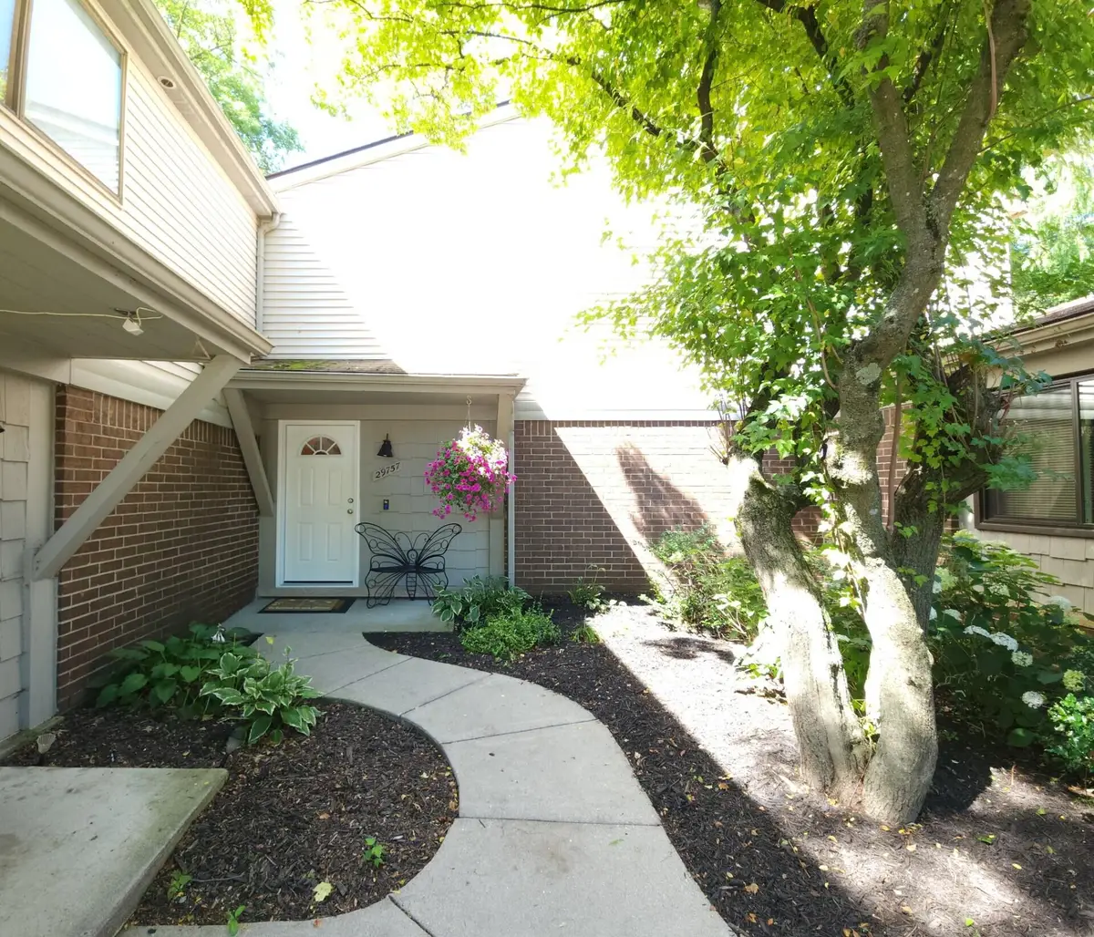 29757 Farmbrook Villa Lane, Southfield, MI 48034 - #1