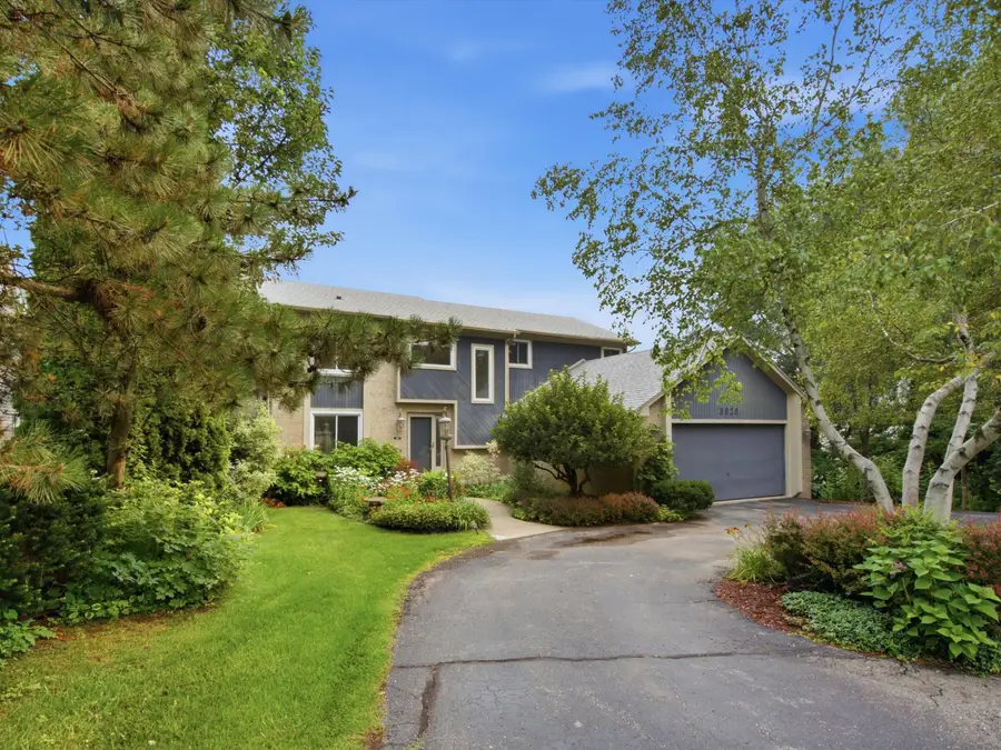 3926 Lakes Edge Drive, Commerce Township, MI 48382 - #2
