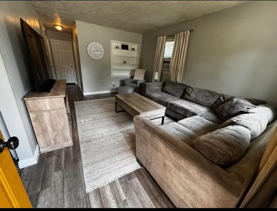 20889 E Ridgemont Road, Harper Woods, MI 48225 - #2